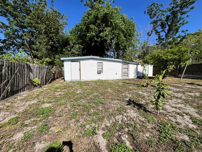 Building Photo - 1219 El Camino Rd