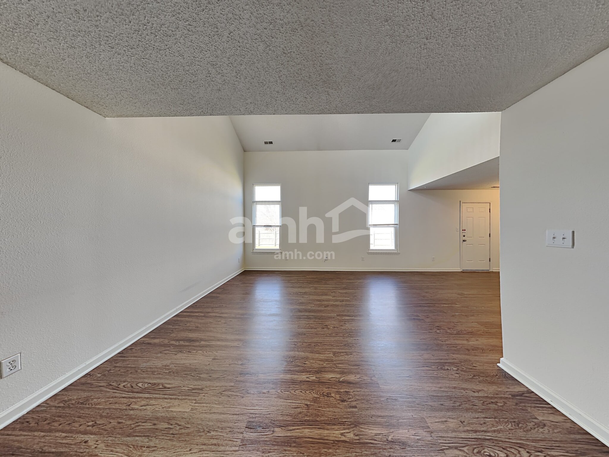 Building Photo - 1676 Sweetwater Ln