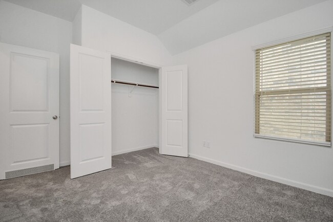 Building Photo - 15826 Menlow Bend Dr