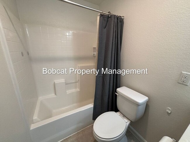 Building Photo - 100 Deschutes Dr