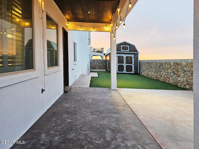 Building Photo - 13185 Tiverton Rd