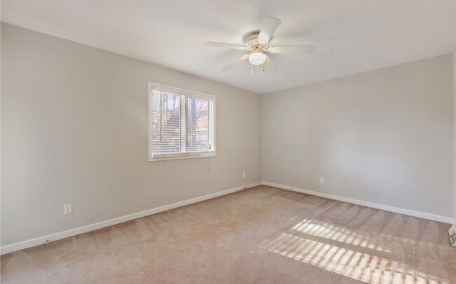 Building Photo - 4/ 2 Home for Rent