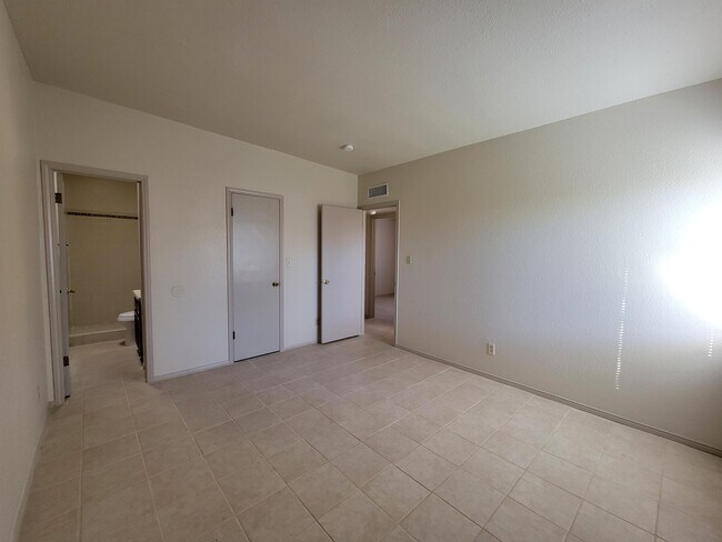Building Photo - 3324 Red Sails Dr
