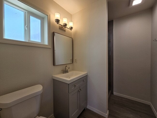 Building Photo - 522B Juniper