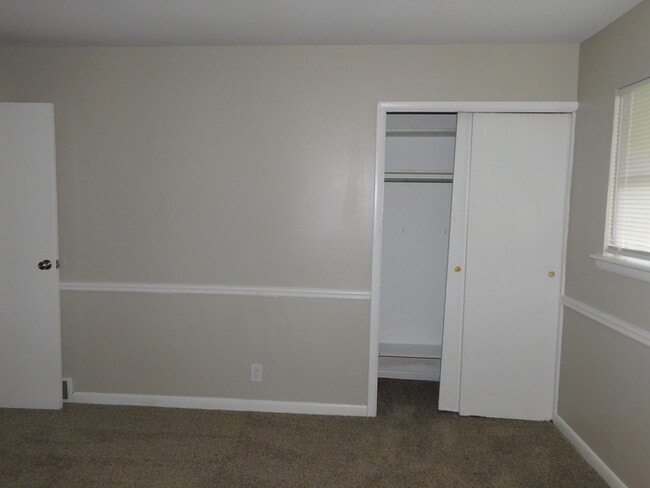 Building Photo - 901 Mahrenholz Ave