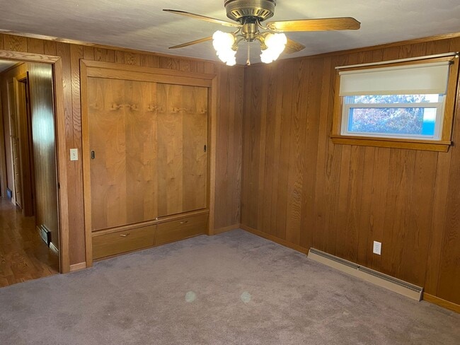 Building Photo - 3bed 2bath Home with Atwood Lake Views