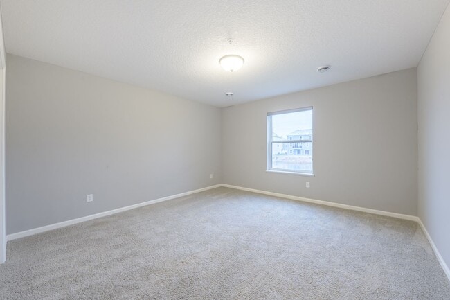 Building Photo - Awesome maple grove 5 bed 4 bath townhome! Pond views, 2 years old!