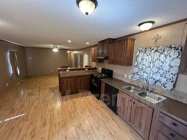 Building Photo - 5510 Lavey Ln