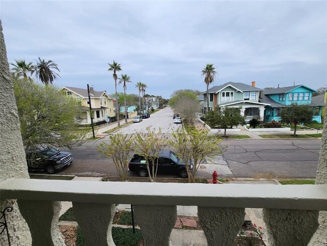 Building Photo - 3127 Avenue Q