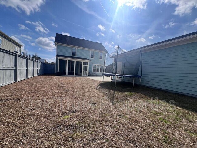 Building Photo - 244 Great Lawn Dr