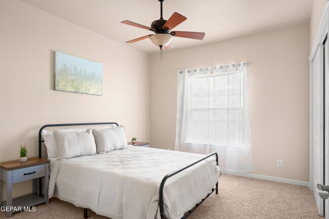 Building Photo - 3309 Tierra Angel Dr