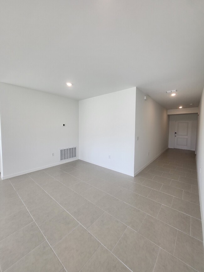 Building Photo - 3609 W Gator Cir