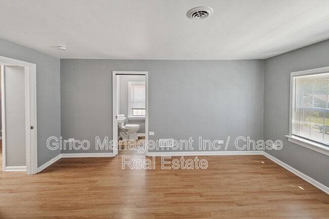 Building Photo - 14336 Harrison Ave