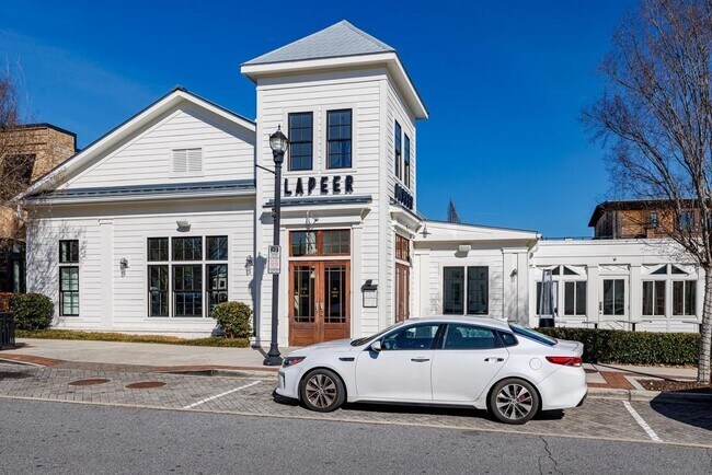 Building Photo - 440 Baroque Dr