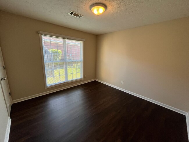 Building Photo - Beautiful Total Electric Home In Phenix Ci...