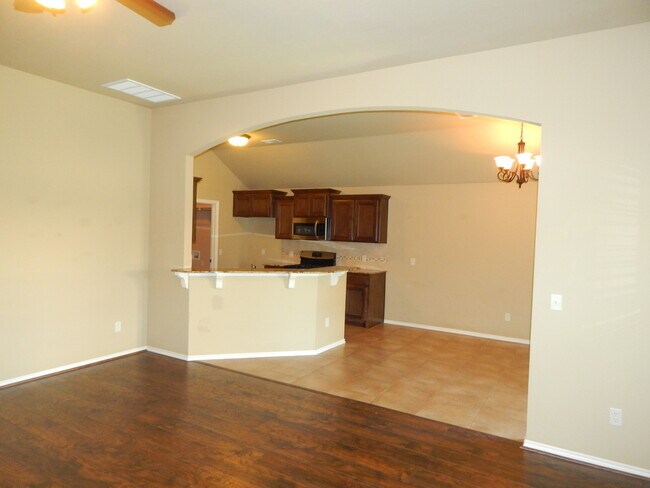 Building Photo - 3 bedrooms + 2 bathrooms + Study + Edmond ...