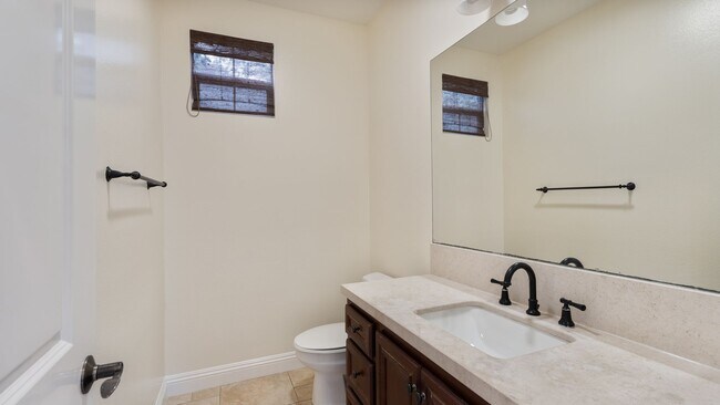 Building Photo - Stunning 4 Bedroom Home in Aliso Viejo!