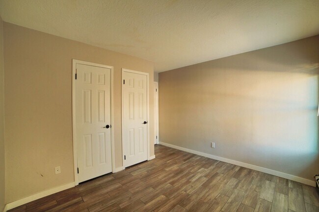 Building Photo - Year lease! Remodeled! 2 parking spots! Wa...