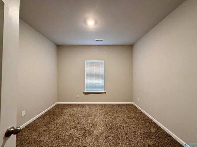 Building Photo - 116 River Haven Dr