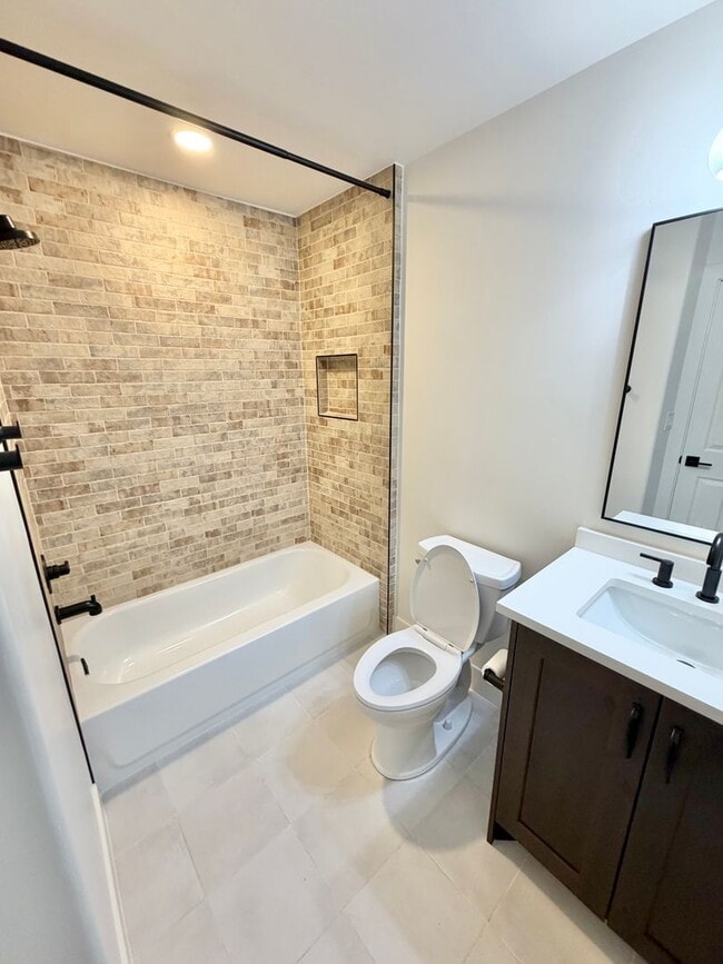 Building Photo - Wonderful Remodeled La Paloma Home!