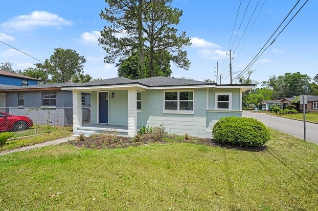 Building Photo - 3 BED | 1 BATH | HUNTER ARMY AIR FIELD
