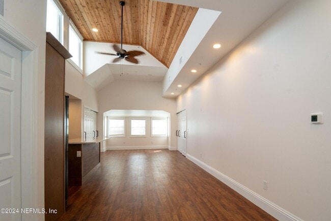 Building Photo - 11 Aviles Street