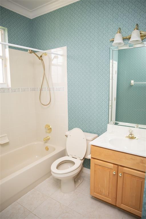 Building Photo - 664 Field Club Cir
