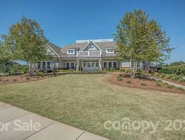 Building Photo - 988 Pennington Dr