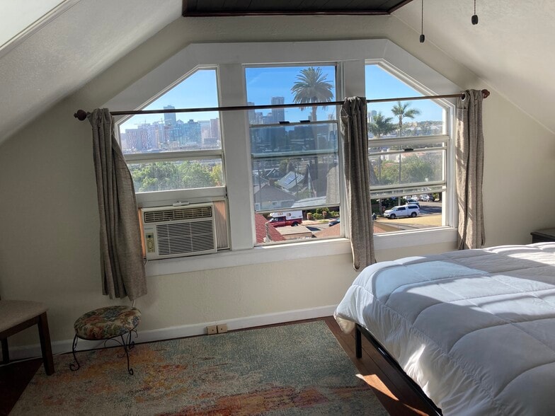 Building Photo - 1044 23rd St