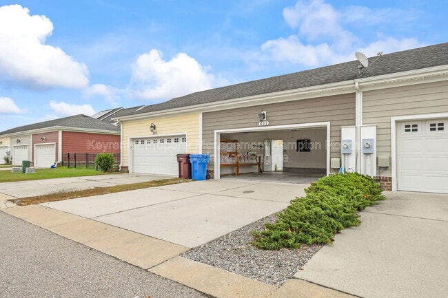 Building Photo - 611 Vero Street