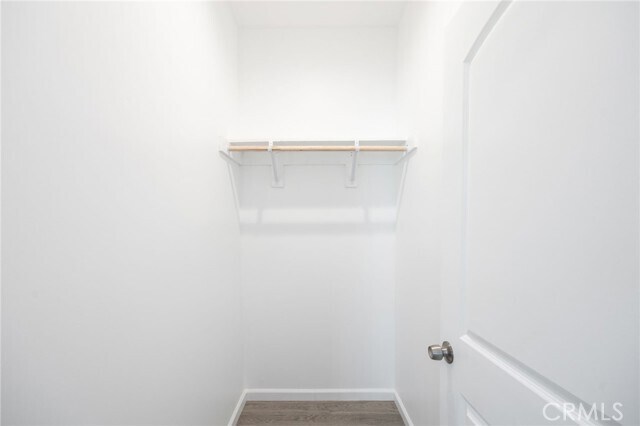 Building Photo - 1375 N Mentor Ave