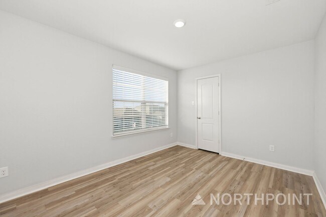 Building Photo - 5 BR/2.5BA | Updated Single Family Home | 2-Car Garage Parking | In Venus!