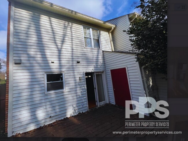 Building Photo - 2950 Lexington Trace Dr