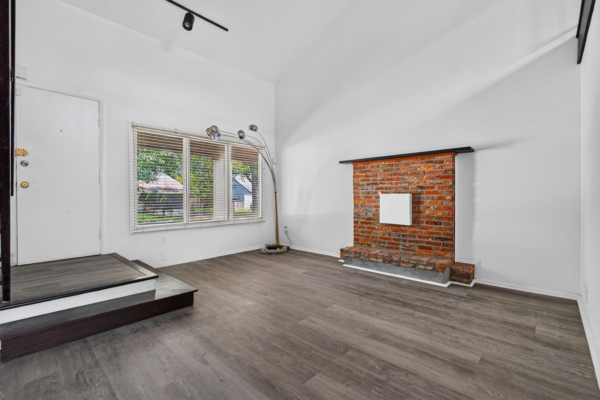 Building Photo - 8801 Monmouth Dr