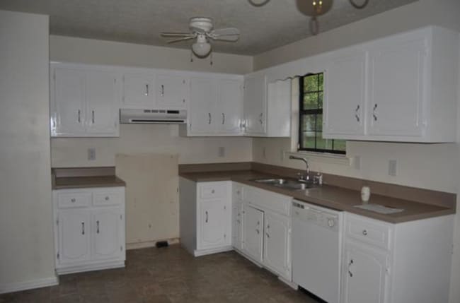 Building Photo - 217 Al Oerter Dr