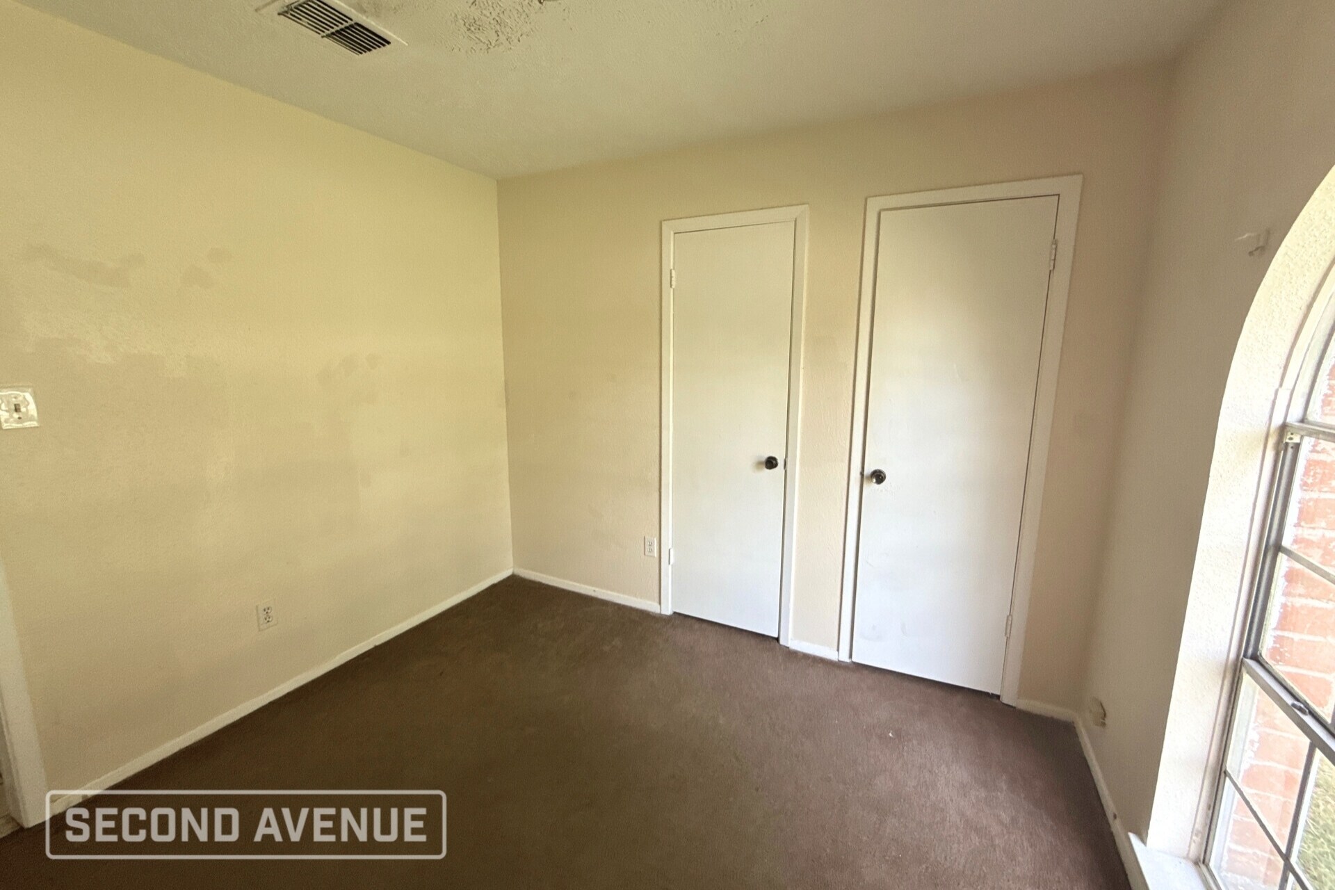 Building Photo - 1355 Tenderden Dr