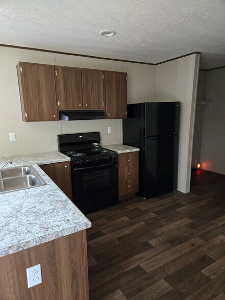 Building Photo - 22048 Newton Dr