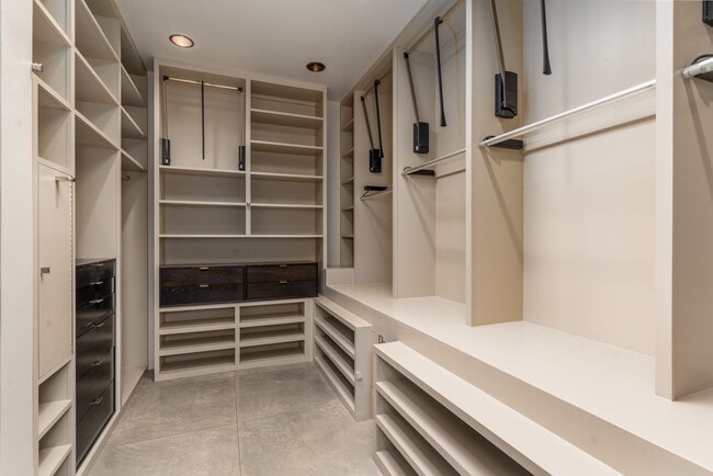 Building Photo - 875 Camino Francisca
