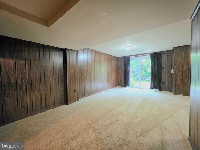 Building Photo - 5393 White Mane