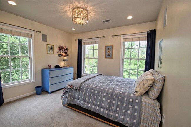 Building Photo - 134 Chapel Harbor Dr