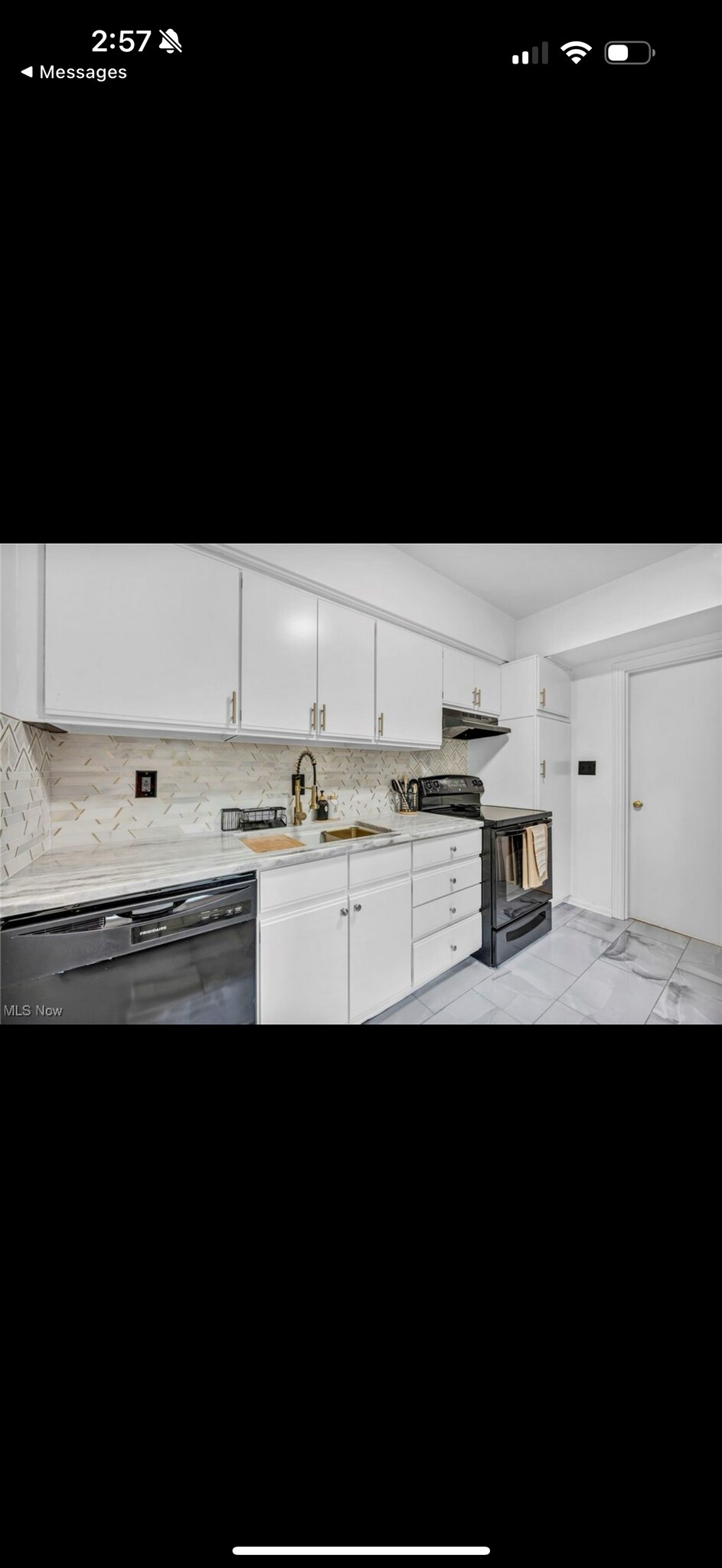 Building Photo - 15825 Van Aken Blvd