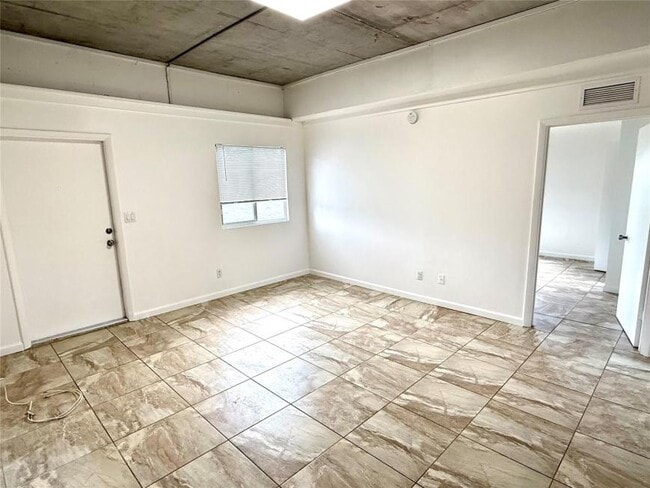 Building Photo - 2 bedroom in North Miami FL 33161