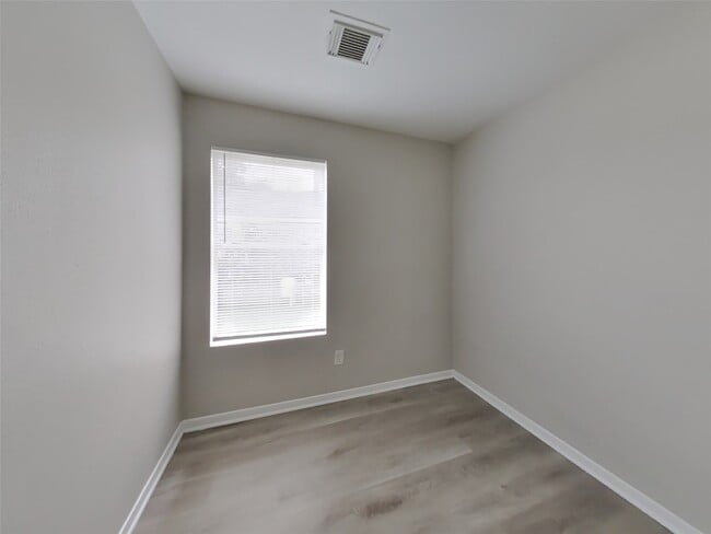Building Photo - 15019 Easingwold Dr