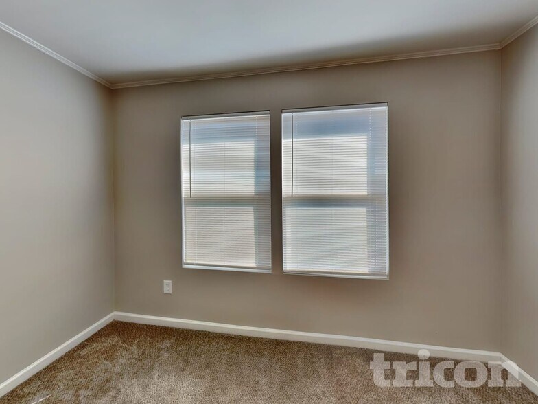 Building Photo - 1082 Bitting Hall Cir