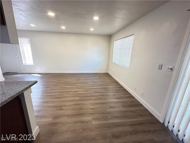 Building Photo - 5167 Greene Ln
