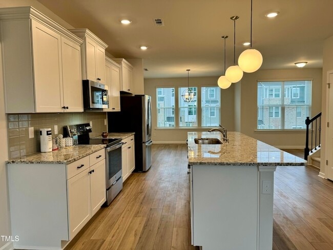 Building Photo - 209 Hickory Plns Rd