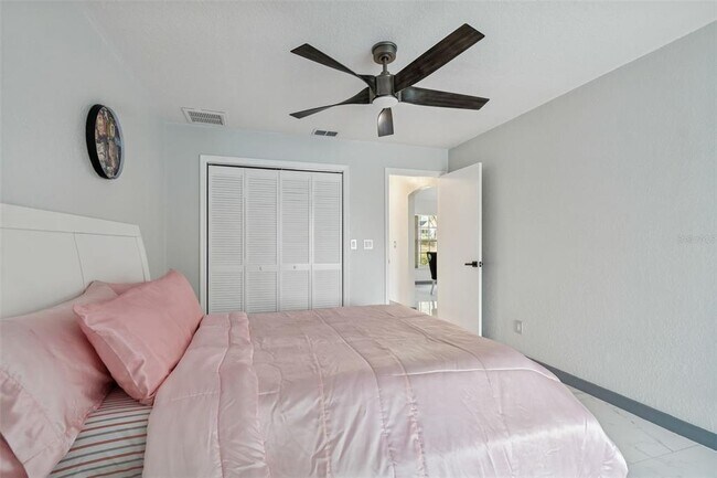 Building Photo - 1062 Greenturf Rd