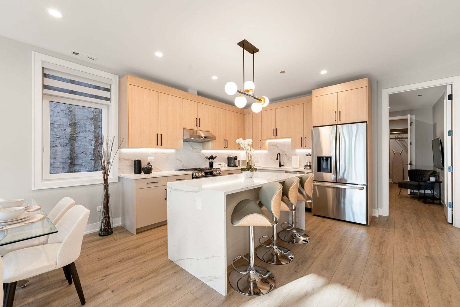 Building Photo - 2344 W Polk St