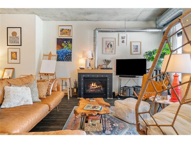 Building Photo - 720 N 4th St