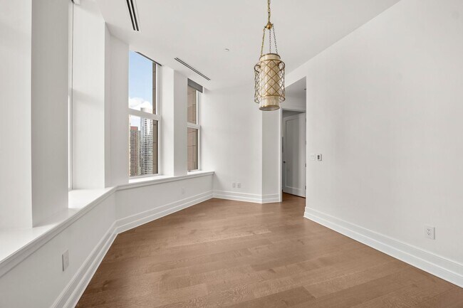 Building Photo - 435 N Michigan Ave